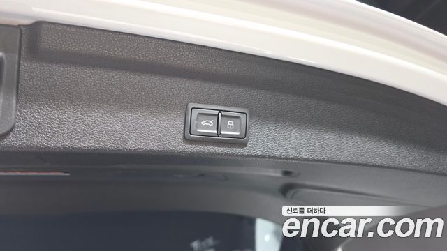 Audi Q3 (F3) 40 TFSI Quatrro Sport Back 2024 — фото 31