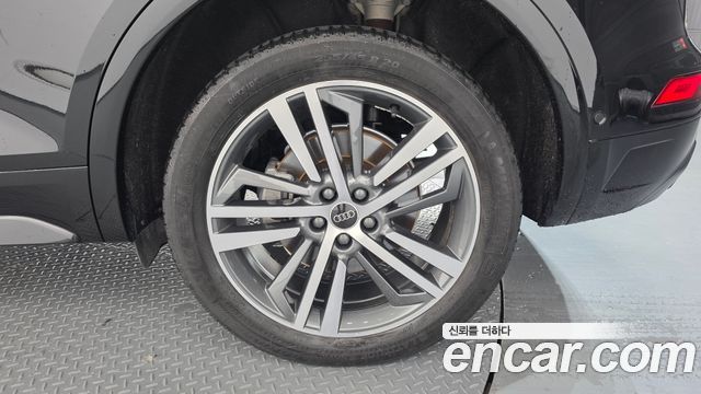 Audi Q5 (FY) 45 TFSI Quattro Premium 2023 — фото 21