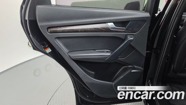 Audi Q5 (FY) 45 TFSI Quattro Premium 2023 — фото 25