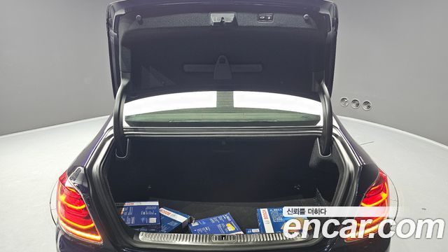 Kia K9 5.0 GDI AWD Quantum 2021 — фото 20