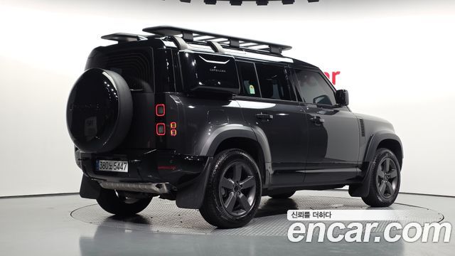 Land Rover Defender (L663) 110 P300 X-Dynamic SE 2026 — фото 2