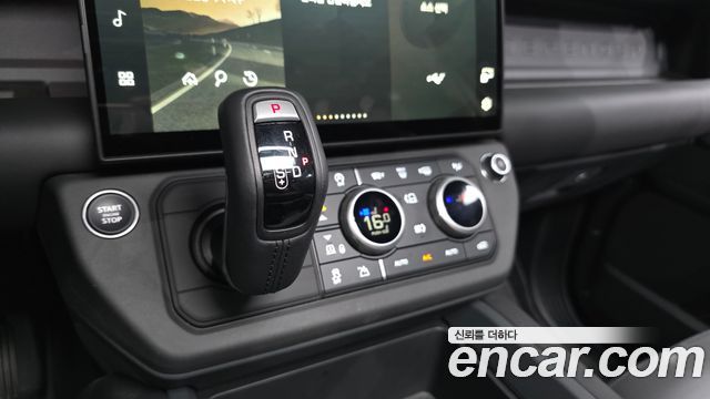 Land Rover Defender (L663) 110 P300 X-Dynamic SE 2026 — фото 9