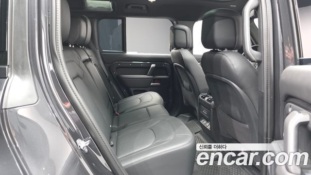 Land Rover Defender (L663) 110 P300 X-Dynamic SE 2026 — фото 16