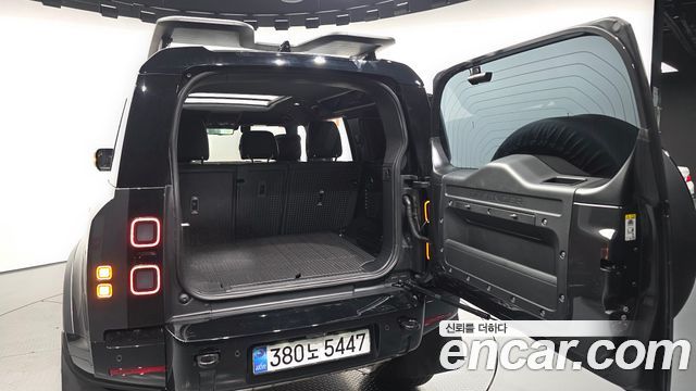 Land Rover Defender (L663) 110 P300 X-Dynamic SE 2026 — фото 24