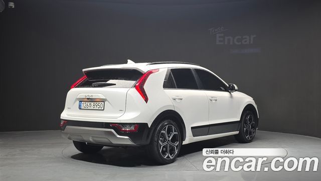 Kia Niro Signature 2022 — фото 2