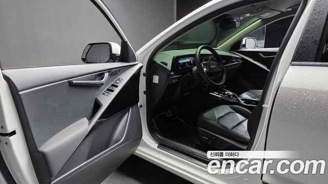 Kia Niro Signature 2022 — фото 10