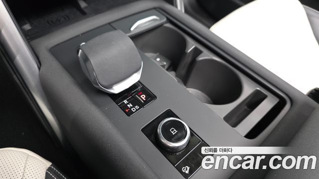 Land Rover Discovery 5 D350 Dynamic HSE 2025 — фото 9