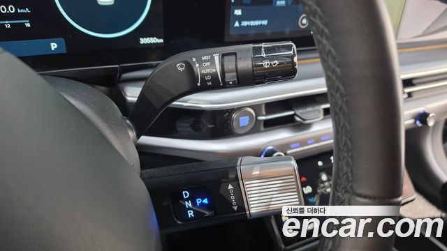 Hyundai Grandeur (GN7) 2,5 Gasoline 2WD Premium 2023 — фото 9