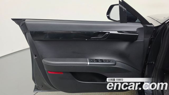 Hyundai Grandeur (GN7) 2,5 Gasoline 2WD Premium 2023 — фото 24