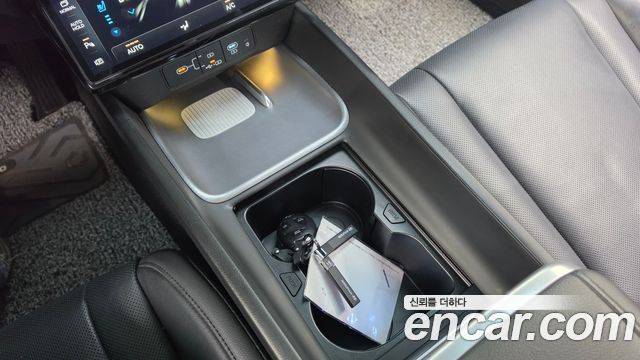 Hyundai Grandeur (GN7) 2,5 Gasoline 2WD Premium 2023 — фото 30