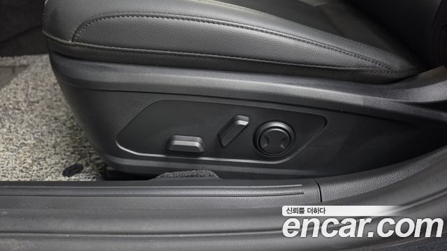 Hyundai Grandeur (GN7) 2,5 Gasoline 2WD Premium 2023 — фото 34