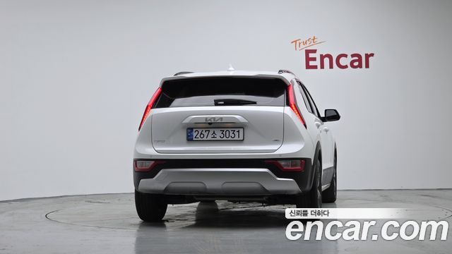 Kia Niro Prestige 2024 — фото 4