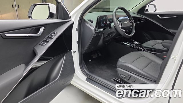 Kia Niro Prestige 2024 — фото 10