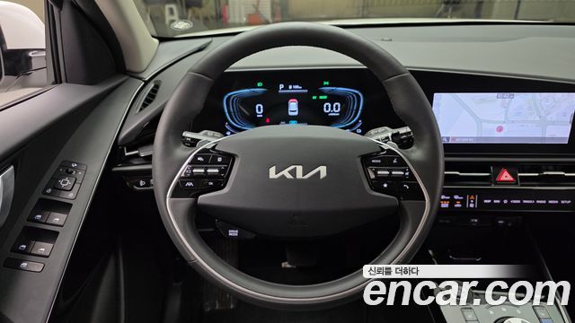 Kia Niro Prestige 2024 — фото 13