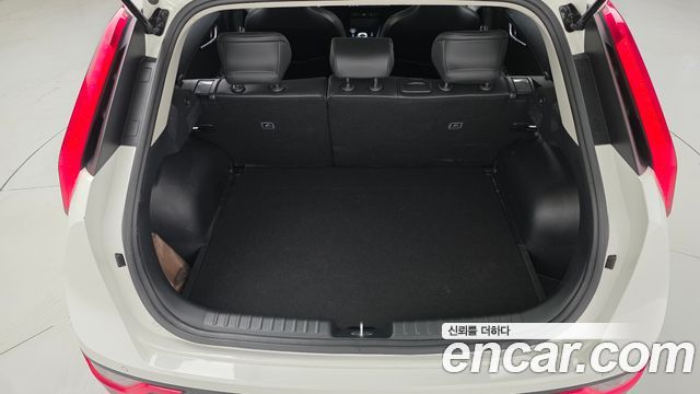 Kia Niro Prestige 2024 — фото 20