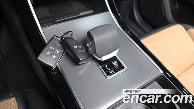 Land Rover Range Rover Velar 3.0 P400 Dynamic HSE 2025 — фото 9