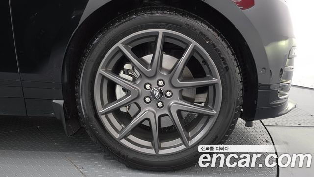 Land Rover Range Rover Velar 3.0 P400 Dynamic HSE 2025 — фото 27