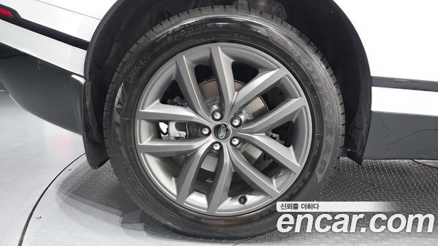 Land Rover Range Rover Velar 2.0 P250 Dynamic SE 2026 — фото 5