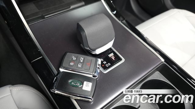 Land Rover Range Rover Velar 2.0 P250 Dynamic SE 2026 — фото 9