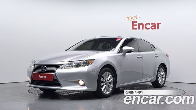 Lexus ES300h Supreme XV60