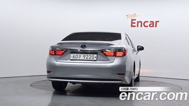 Lexus ES300h Supreme XV60 2013 — фото 4