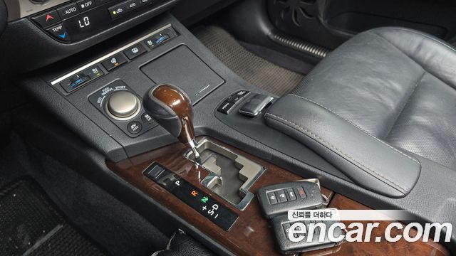 Lexus ES300h Supreme XV60 2013 — фото 9
