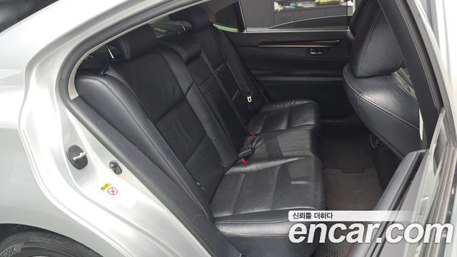 Lexus ES300h Supreme XV60 2013 — фото 11
