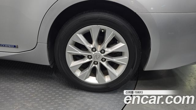 Lexus ES300h Supreme XV60 2013 — фото 21