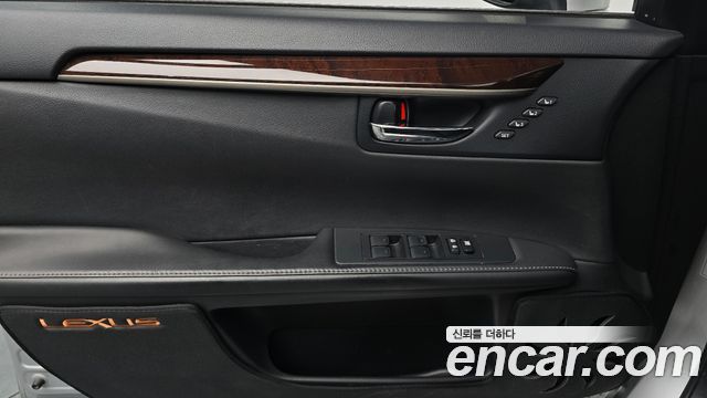 Lexus ES300h Supreme XV60 2013 — фото 24
