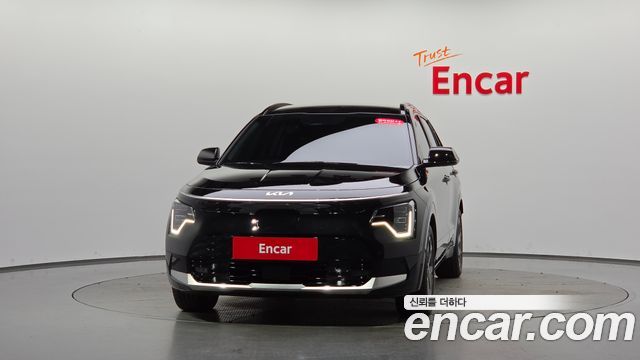 Kia Niro EV Earth 2023 — фото 3