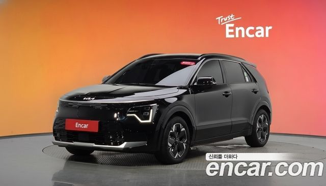 Kia Niro EV Earth 2023 — фото 1
