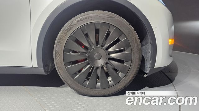 Tesla Model Y Long Range AWD 2021 — фото 27
