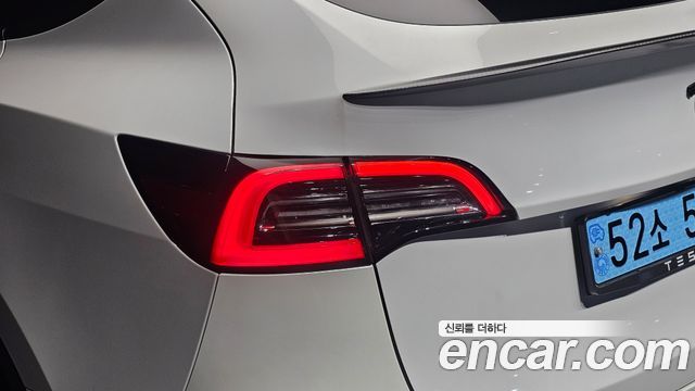 Tesla Model Y Long Range AWD 2021 — фото 29