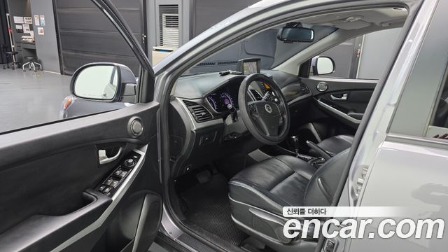 KG Mobility (SsangYong) Korando C 2.0 CVT 2WD Deluxe 2014 — фото 10