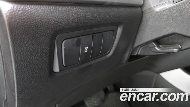 KG Mobility (SsangYong) Korando C 2.0 CVT 2WD Deluxe 2014 — фото 14