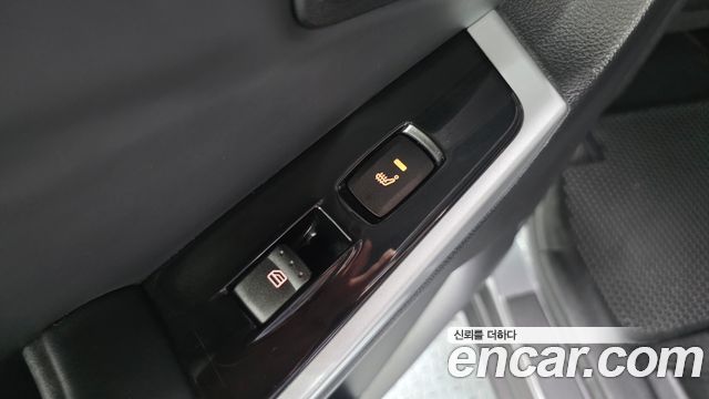 KG Mobility (SsangYong) Korando C 2.0 CVT 2WD Deluxe 2014 — фото 19
