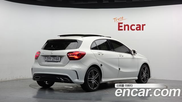 Mercedes-Benz A-Class (W176) A200 AMG Line 2018 — фото 2