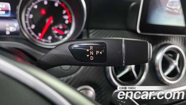 Mercedes-Benz A-Class (W176) A200 AMG Line 2018 — фото 9