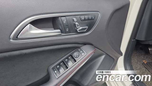 Mercedes-Benz A-Class (W176) A200 AMG Line 2018 — фото 18