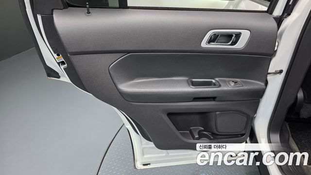 Ford Explorer 3.5 Limited 4WD 5th 2014 — фото 25
