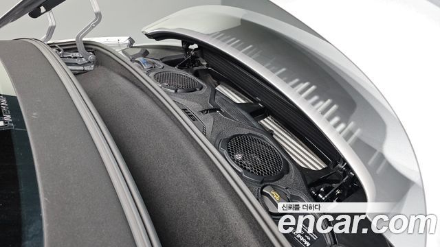 Porsche 911 (992) Carrera 4 GTS Cabriolet 2026 — фото 6