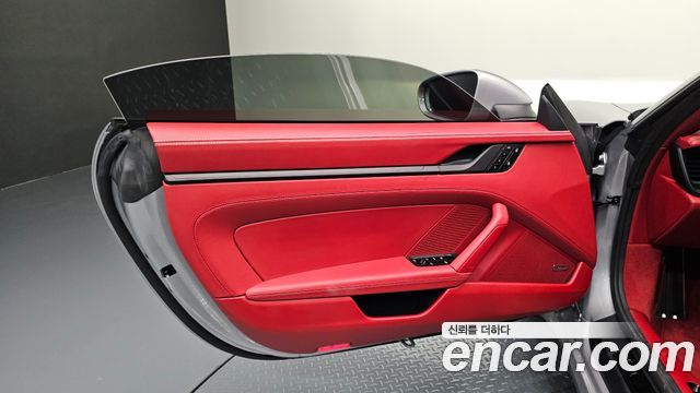 Porsche 911 (992) Carrera 4 GTS Cabriolet 2026 — фото 24