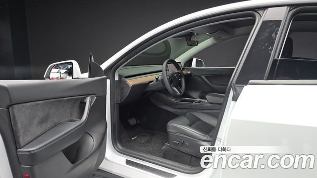 Tesla Model Y Long Range AWD 2021 — фото 10