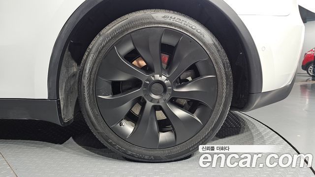 Tesla Model Y Long Range AWD 2021 — фото 21