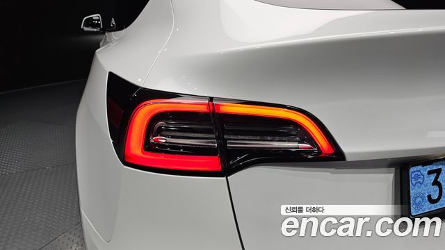 Tesla Model Y Long Range AWD 2021 — фото 23