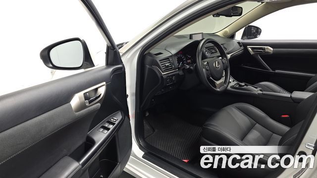 Lexus CT200h 1.8 Supreme ZWA10 2018 — фото 10