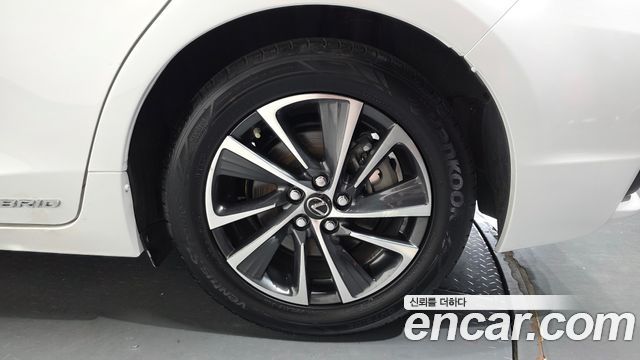 Lexus CT200h 1.8 Supreme ZWA10 2018 — фото 21