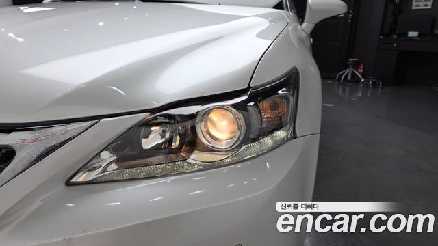 Lexus CT200h 1.8 Supreme ZWA10 2018 — фото 22