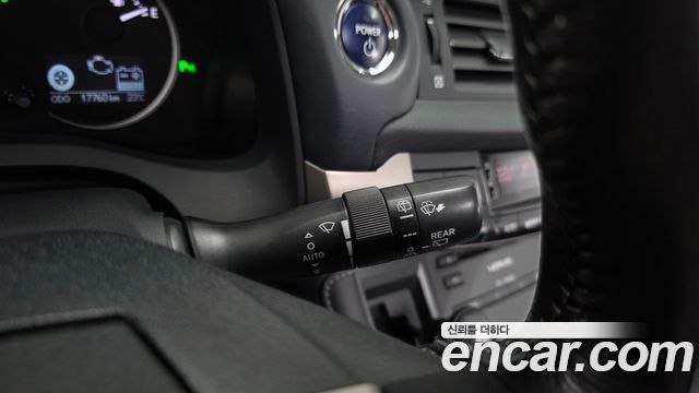 Lexus CT200h 1.8 Supreme ZWA10 2018 — фото 27