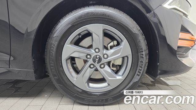 Kia K5 (III) 2.0 LPI(Renter car) Strandard 2023 — фото 21